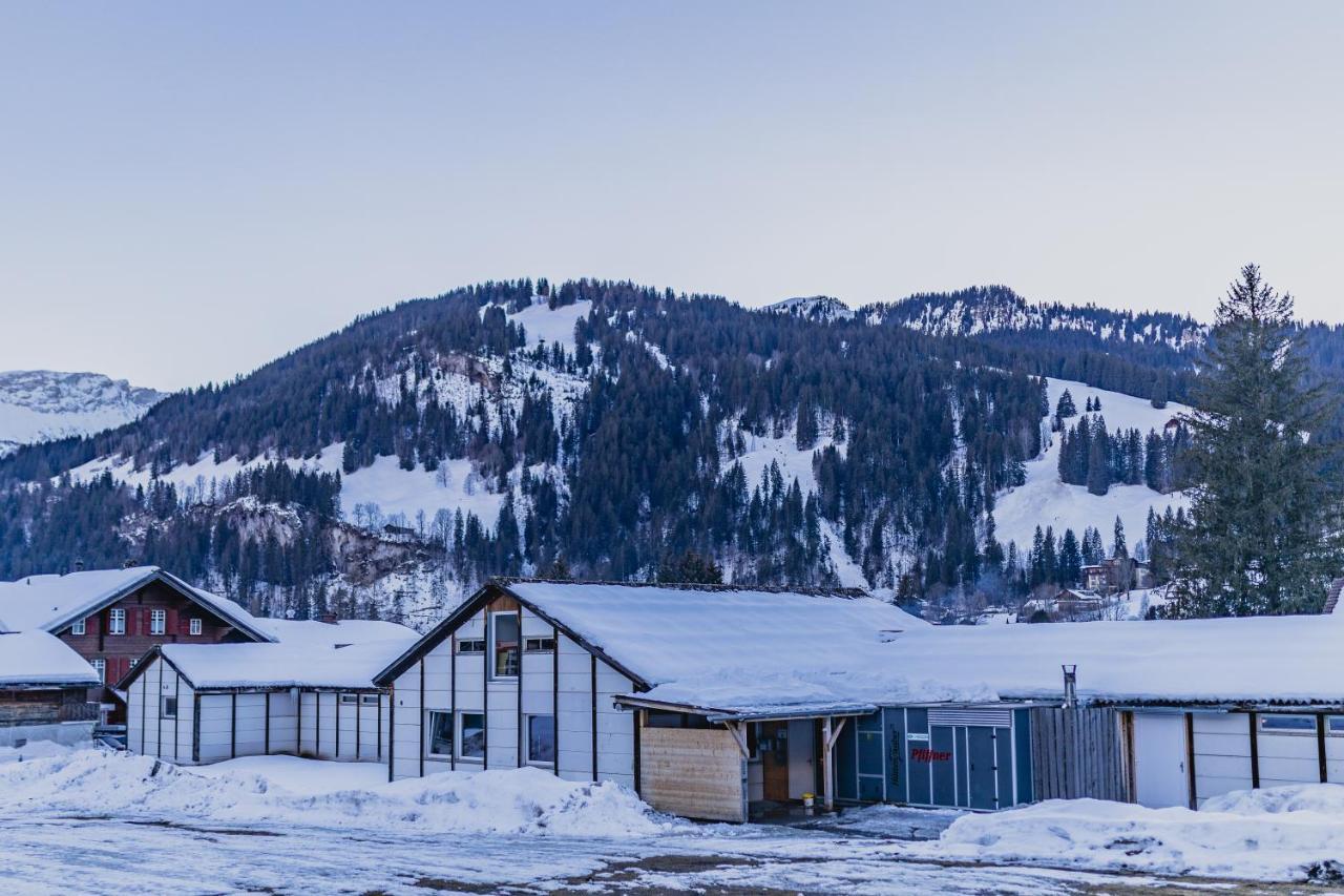 Mountain Lodge Backpackercamp Ленк Экстерьер фото