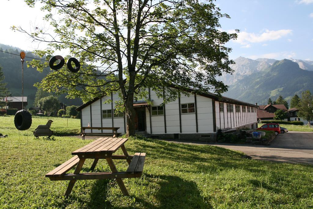 Mountain Lodge Backpackercamp Ленк Экстерьер фото